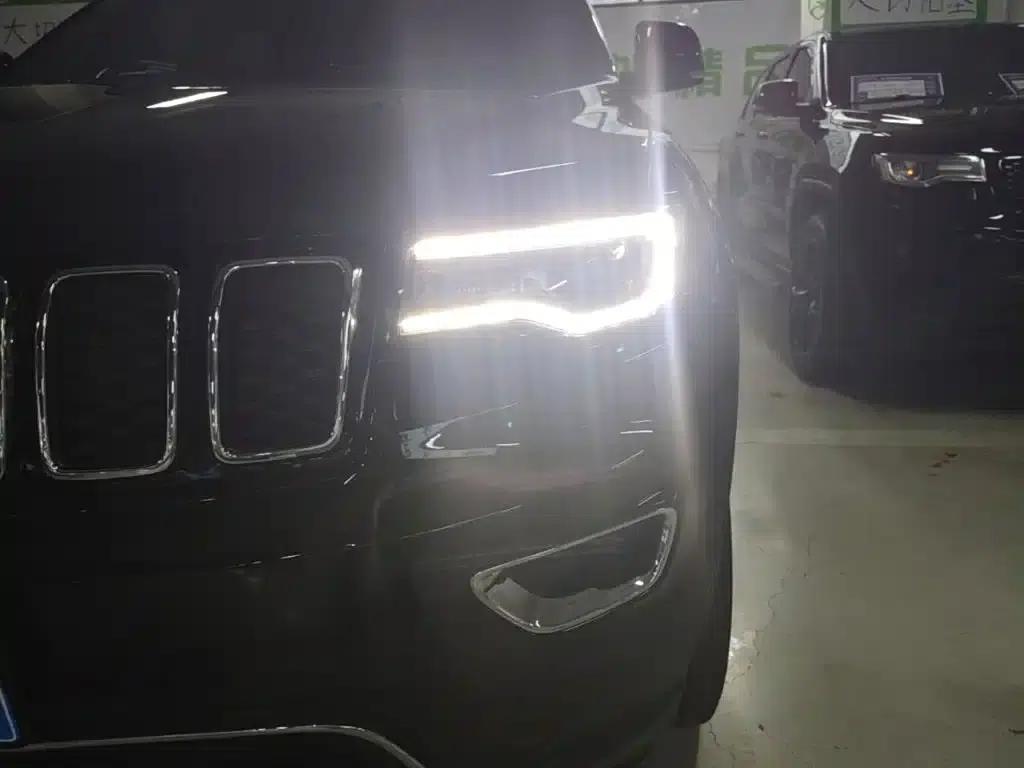 2020 Jeep Grand Cherokee 3.0L Elite Navigation Edition (Imported) — миниатюра 24