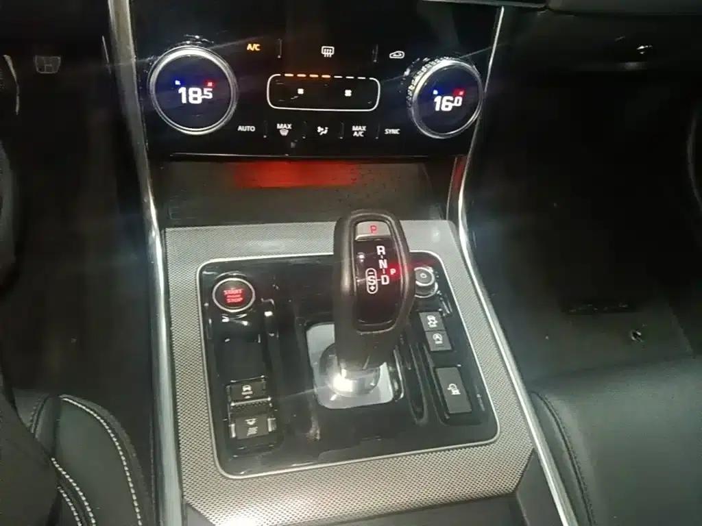 Jaguar XEL 2021 2.0T 200PS R-DYNAMIC Youth Sport Edition — миниатюра 14