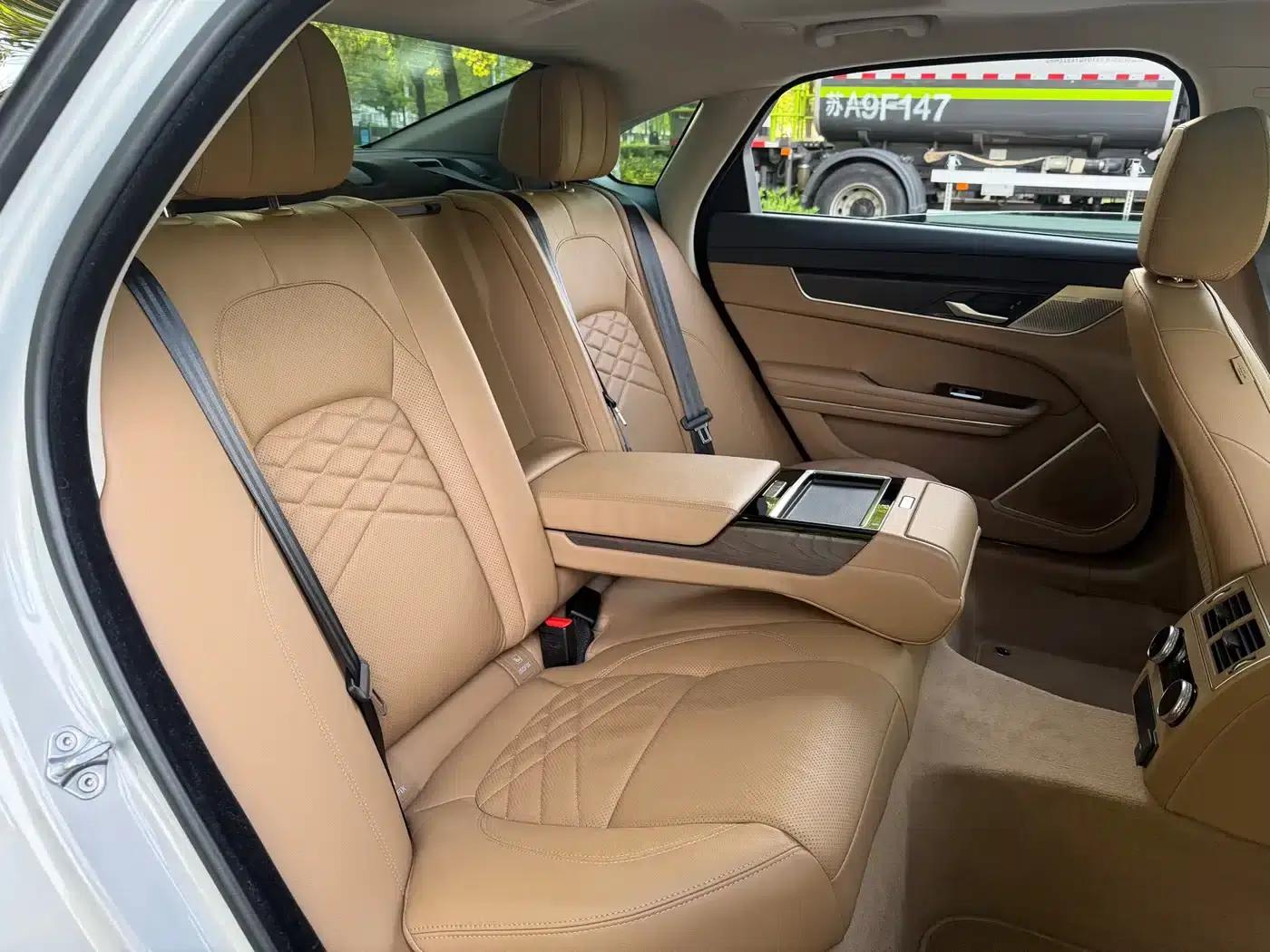 2023 Jaguar XFL 2.0T P250 2WD Luxury Gold Edition — миниатюра 14
