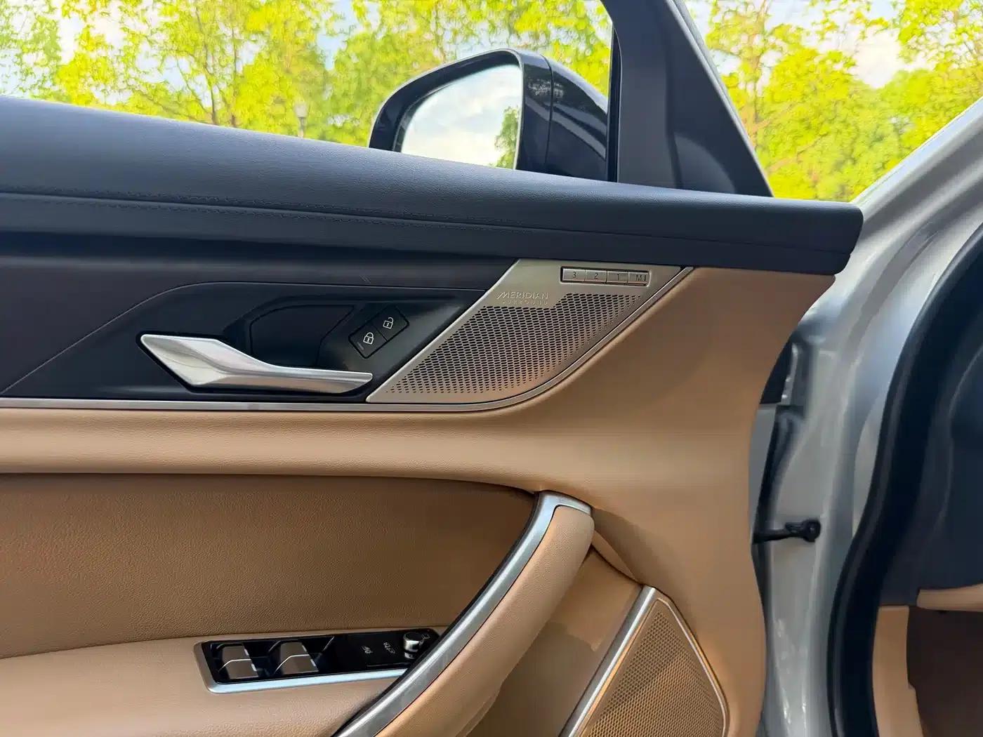 2023 Jaguar XFL 2.0T P250 2WD Luxury Gold Edition — миниатюра 16