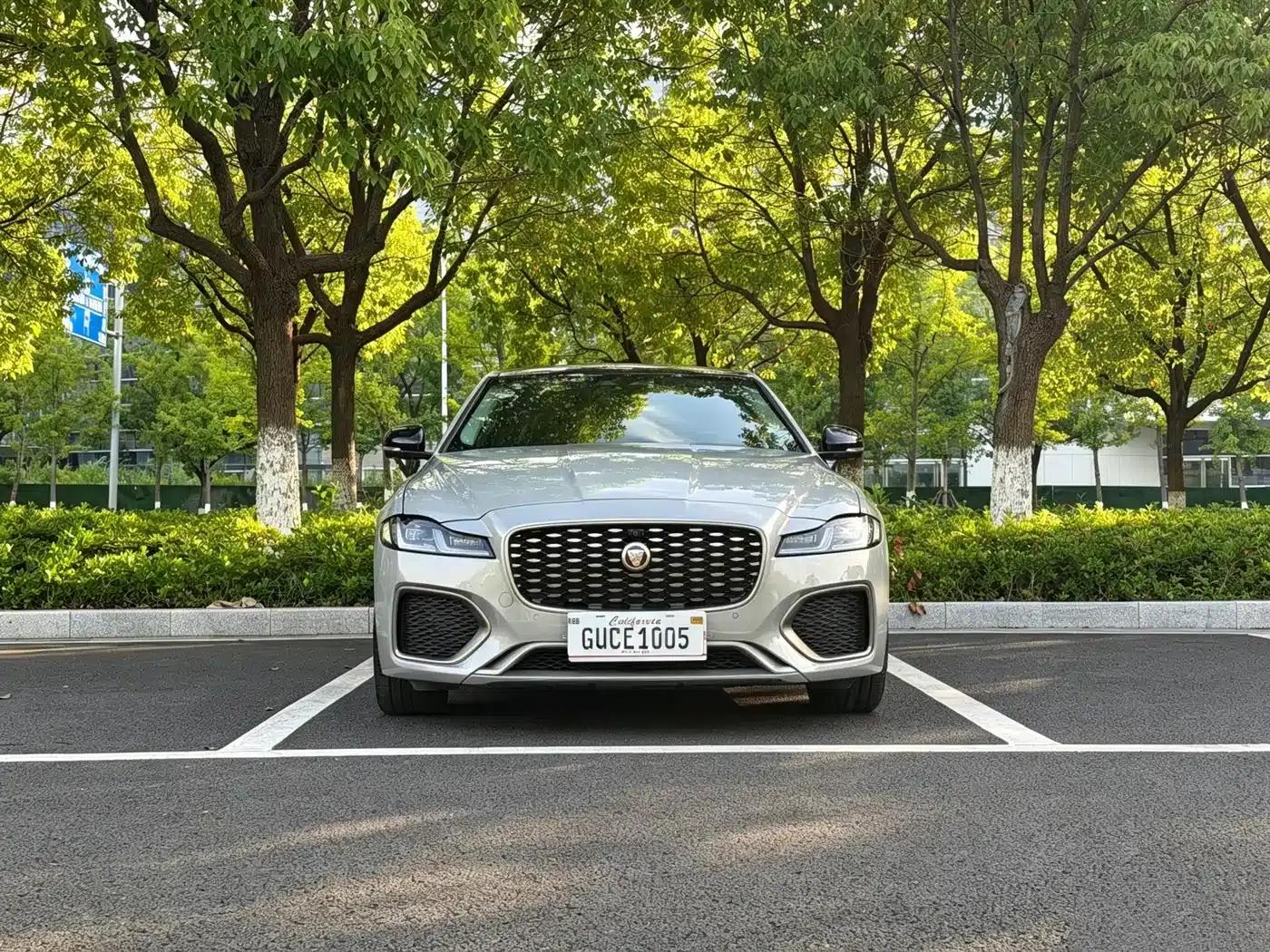 2023 Jaguar XFL 2.0T P250 2WD Luxury Gold Edition — миниатюра 4
