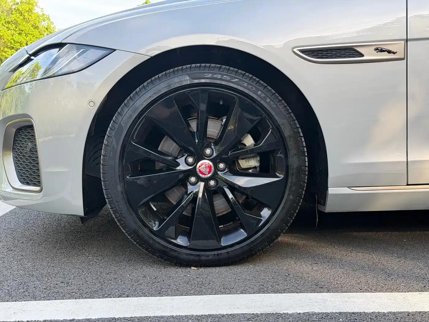 2023 Jaguar XFL 2.0T P250 2WD Luxury Gold Edition — миниатюра 10