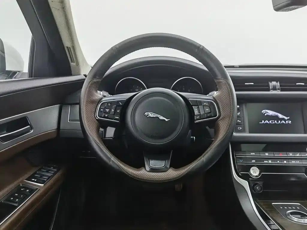 2017 Jaguar XFL 2.0T 200PS Luxury Edition — миниатюра 11