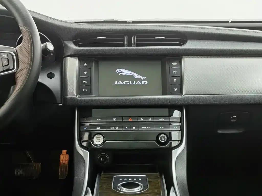 2017 Jaguar XFL 2.0T 200PS Luxury Edition — миниатюра 12
