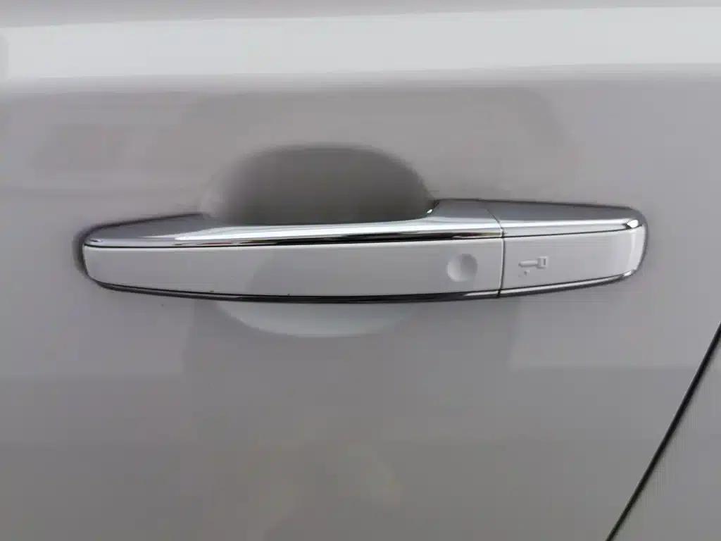 2017 Jaguar XFL 2.0T 200PS Luxury Edition — миниатюра 18