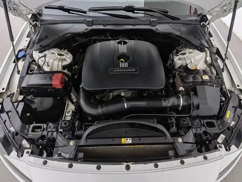 2017 Jaguar XFL 2.0T 200PS Luxury Edition — миниатюра 6