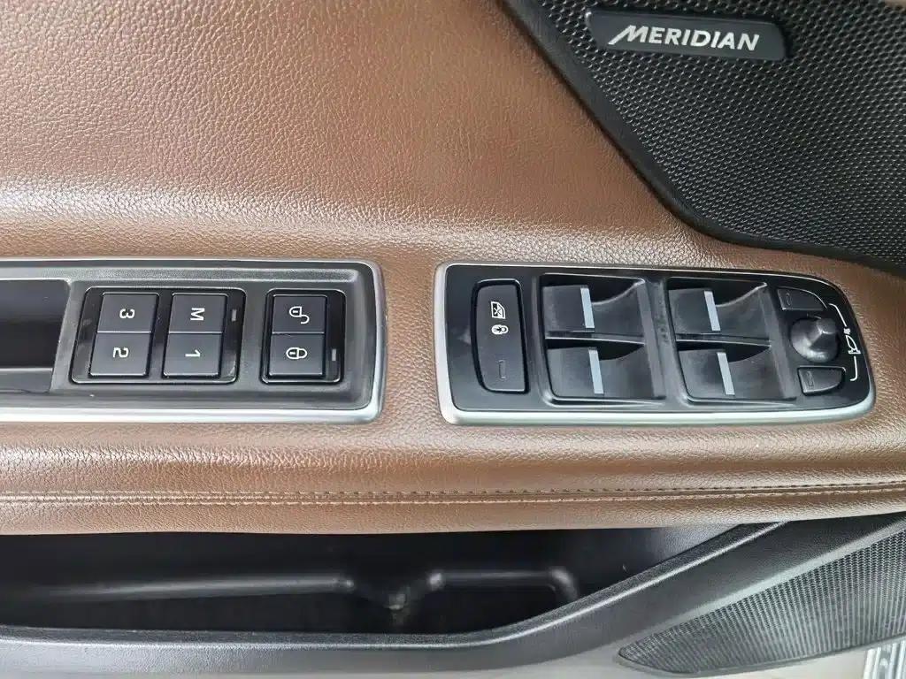 2017 Jaguar XFL 2.0T 200PS Luxury Edition — миниатюра 9