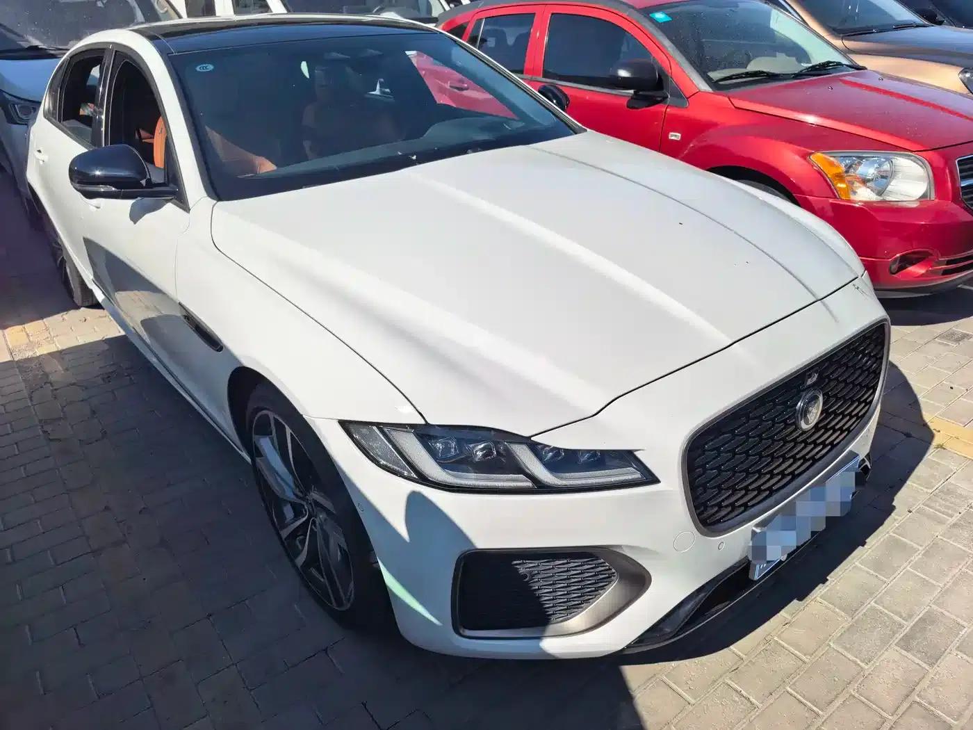 Jaguar XFL 2024 2.0T P300 AWD Flagship Sport Gold Edition — миниатюра 2