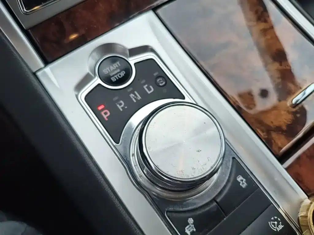 2014 Jaguar XF 2.0T Luxury Edition — миниатюра 14