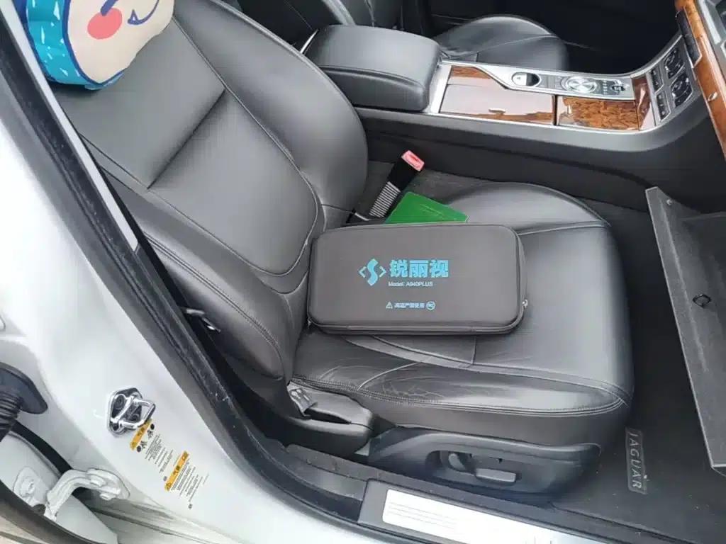 2014 Jaguar XF 2.0T Luxury Edition — миниатюра 25