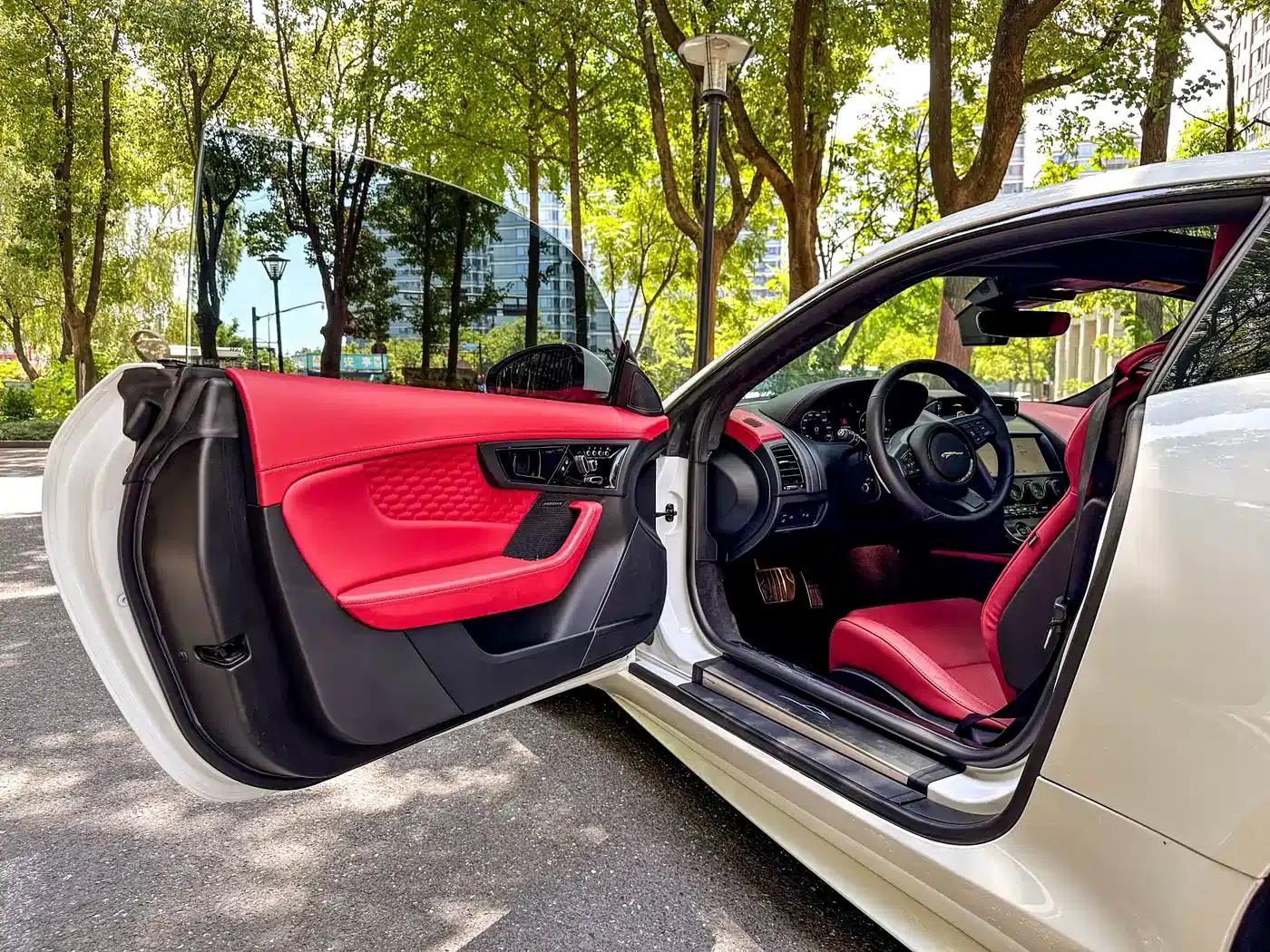 Jaguar F-TYPE 2024 P300 75th Anniversary Edition Hardtop — миниатюра 10
