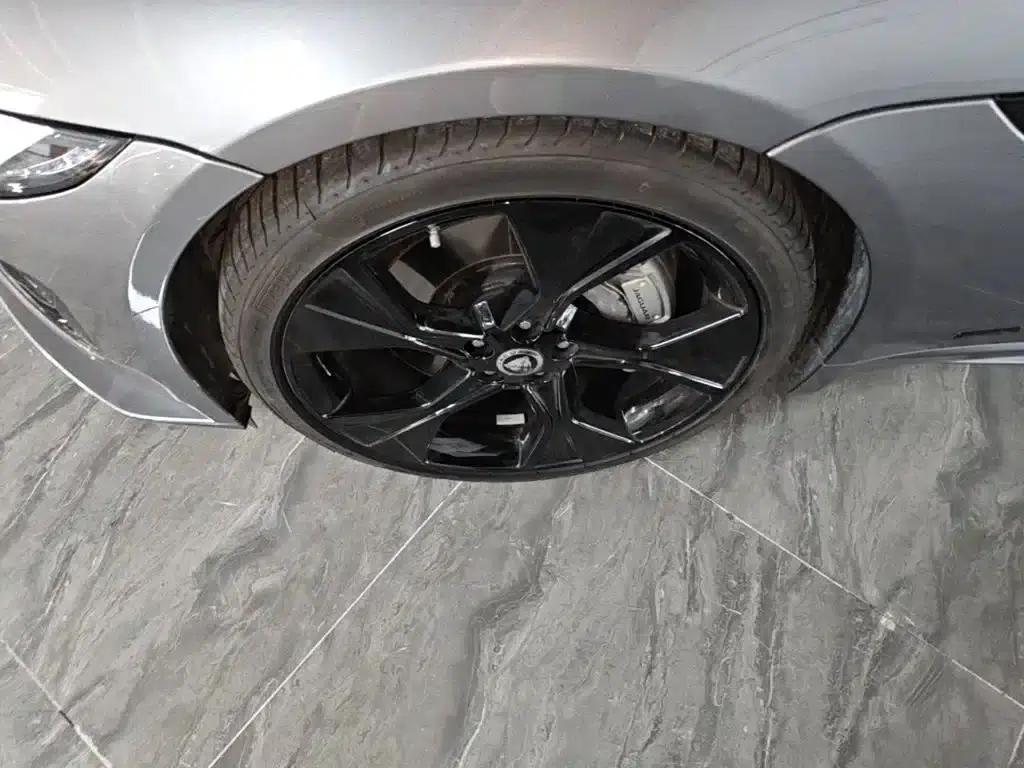 Jaguar F-TYPE 2024 P300 75th Anniversary Edition Hardtop — миниатюра 23