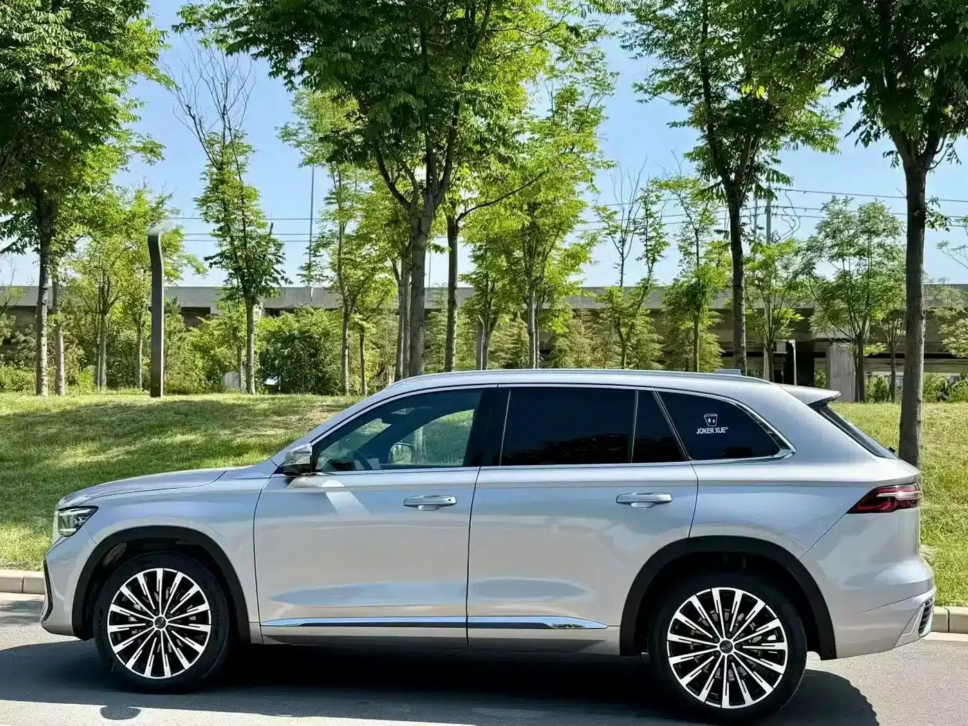 Geely Xingyue L 2026 Model Oriental Radiance 2.0TD Automatic Star Edition — миниатюра 3