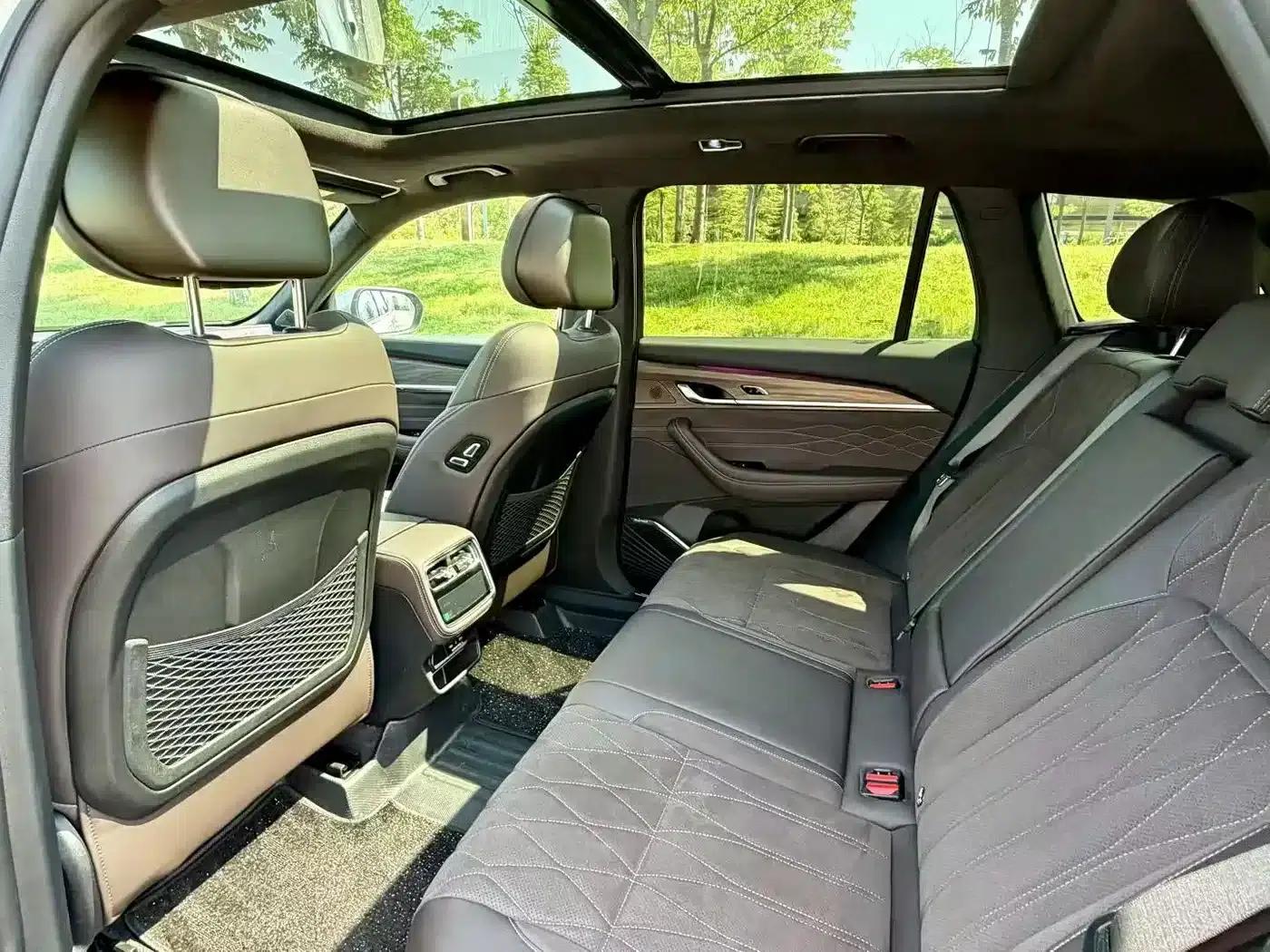 Geely Xingyue L 2026 Model Oriental Radiance 2.0TD Automatic Star Edition — миниатюра 6