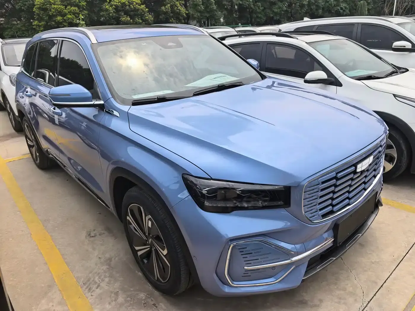 Geely Xingyue L Extended-Range Electric Version 2022 1.5T DHT Extended-Range Electric Flagship Edition — миниатюра 2
