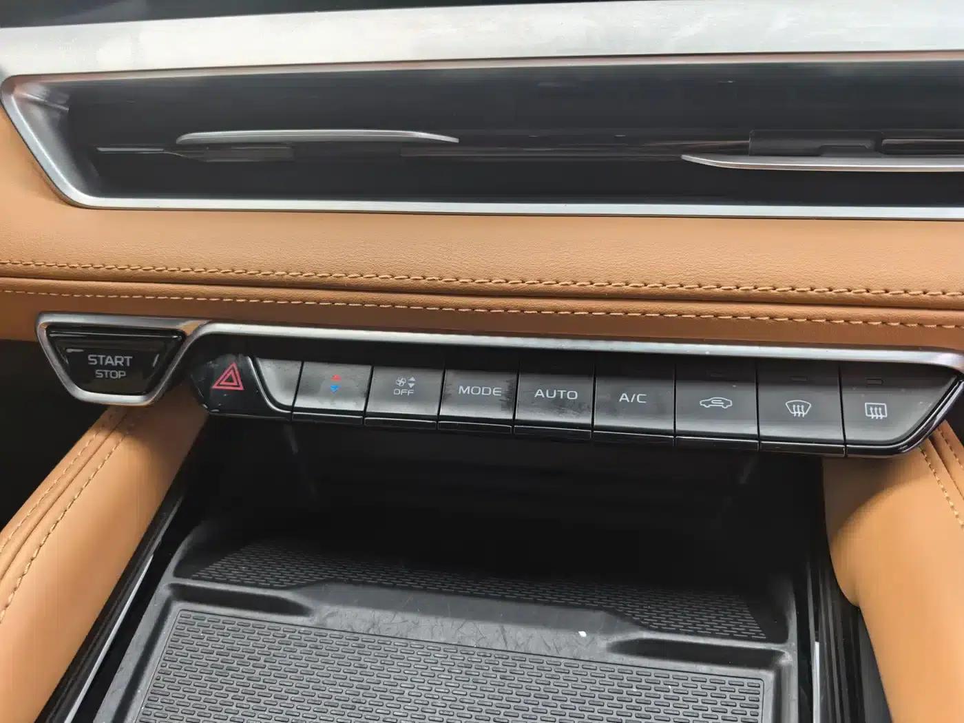 Geely Xingyue L Extended-Range Electric Version 2022 1.5T DHT Extended-Range Electric Flagship Edition — миниатюра 12