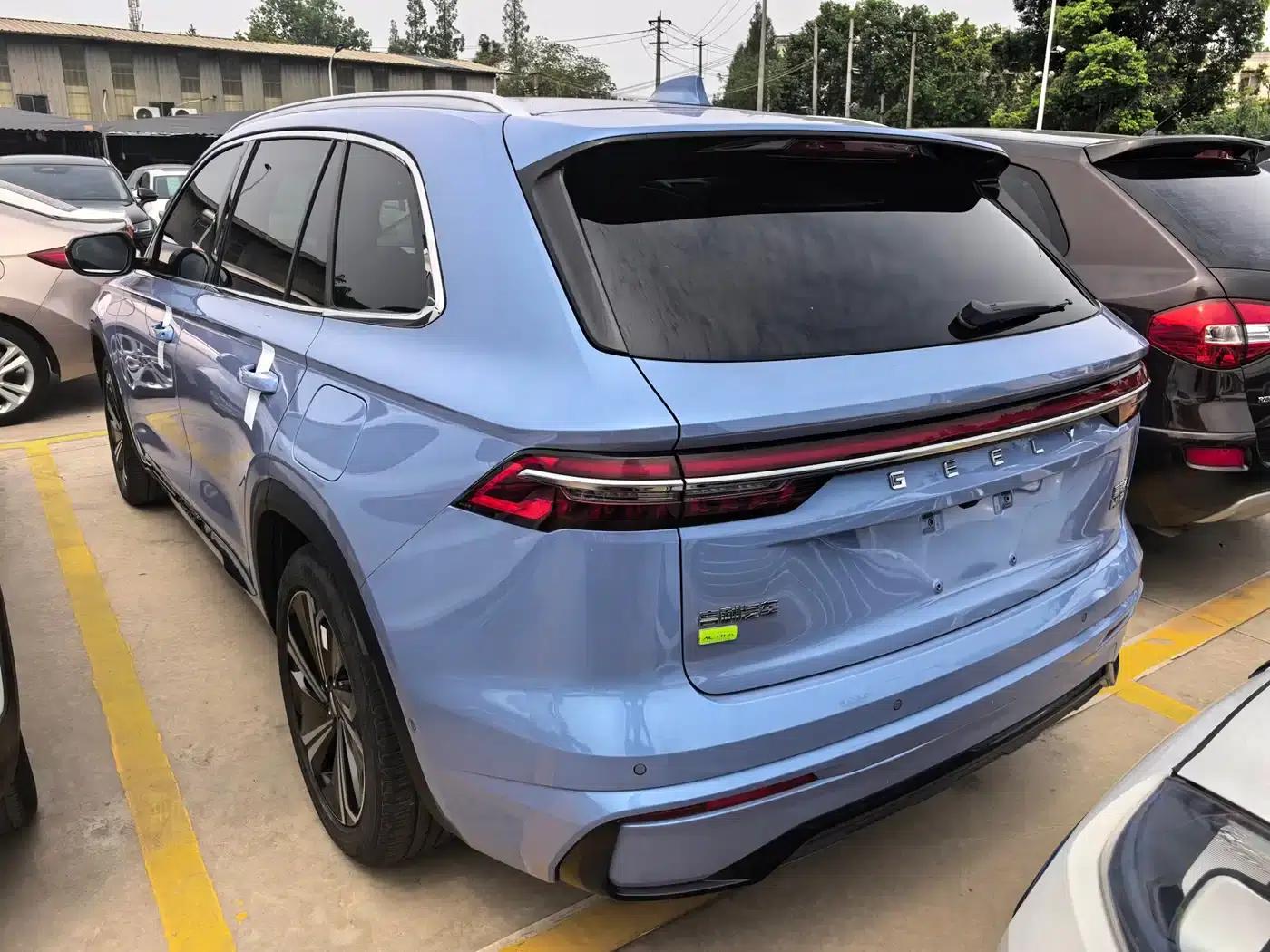 Geely Xingyue L Extended-Range Electric Version 2022 1.5T DHT Extended-Range Electric Flagship Edition — миниатюра 4