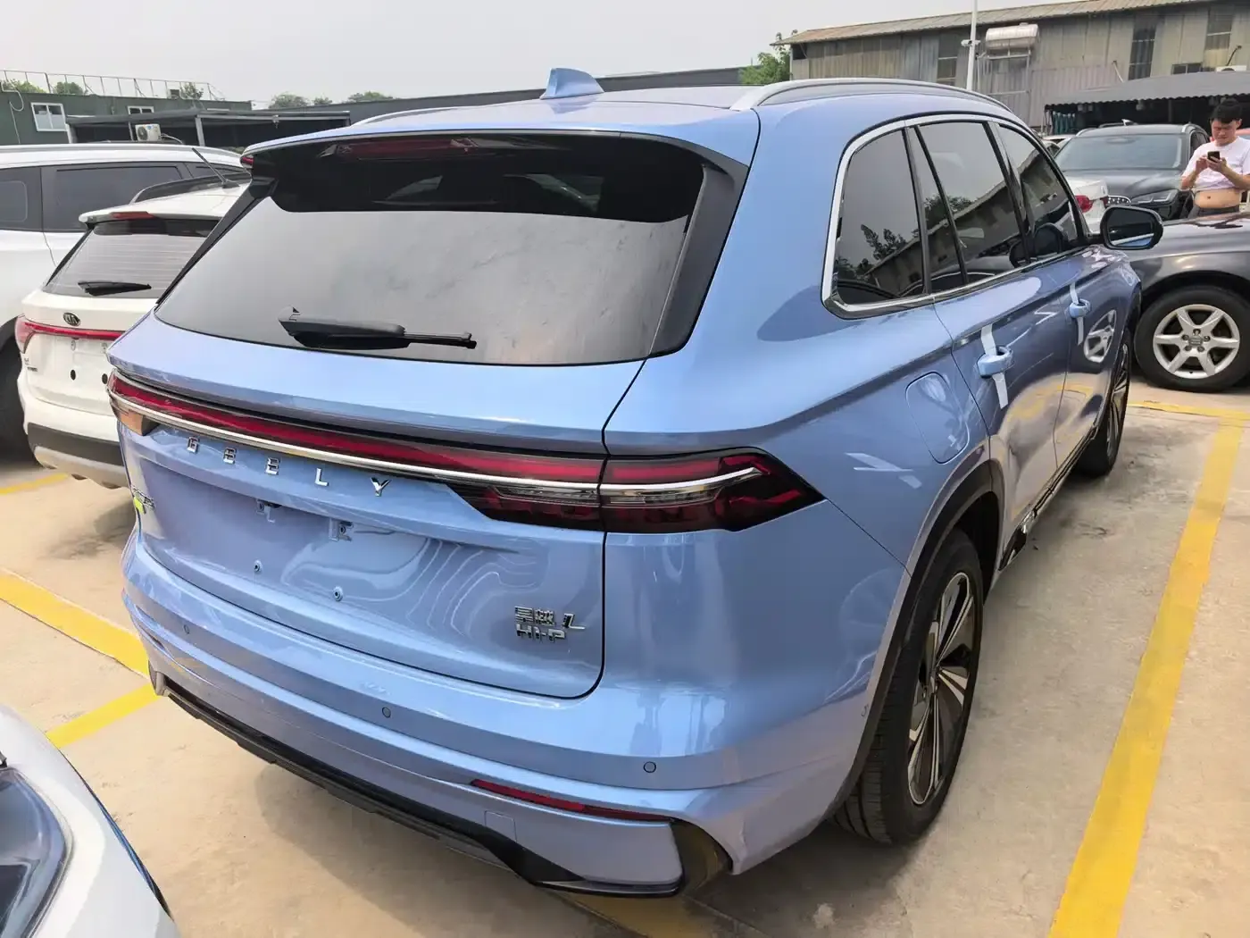 Geely Xingyue L Extended-Range Electric Version 2022 1.5T DHT Extended-Range Electric Flagship Edition — миниатюра 5
