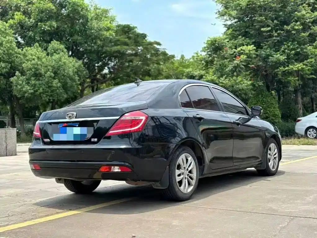 Geely Emgrand 2014 Sedan 1.3T CVT Elite — миниатюра 7