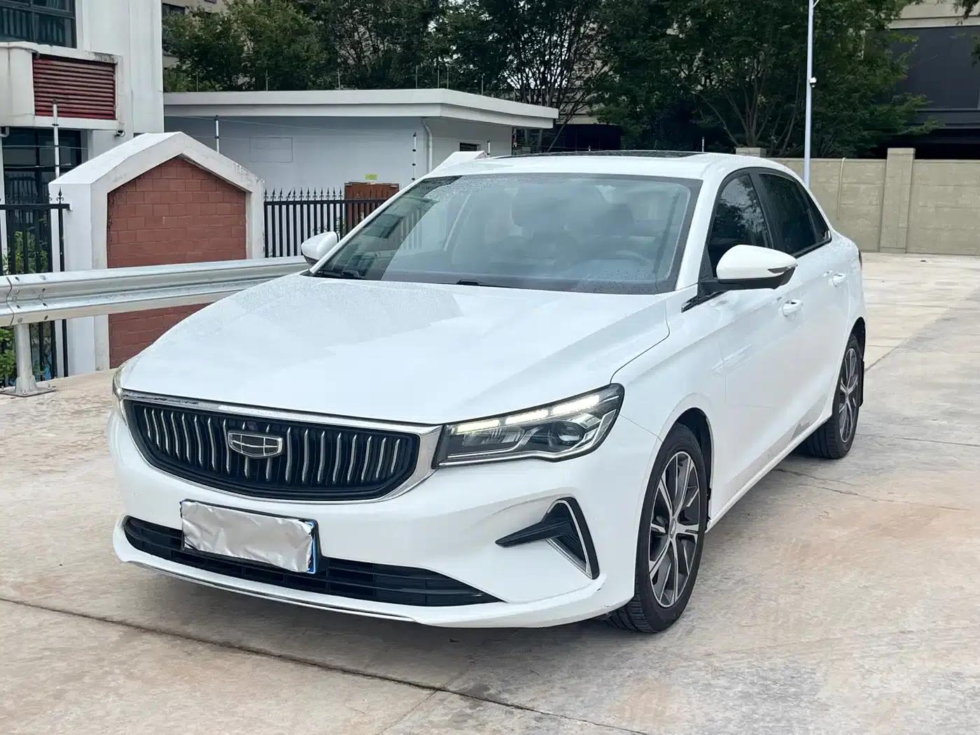 Geely Emgrand 2022 4th Generation 1.5L CVT Flagship Edition — миниатюра 1