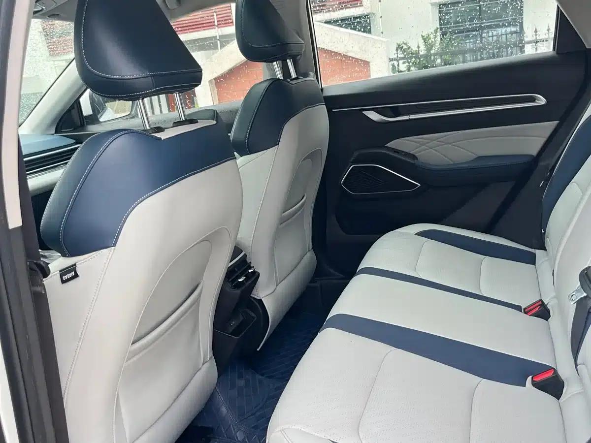 Geely Emgrand 2022 4th Generation 1.5L CVT Flagship Edition — миниатюра 12