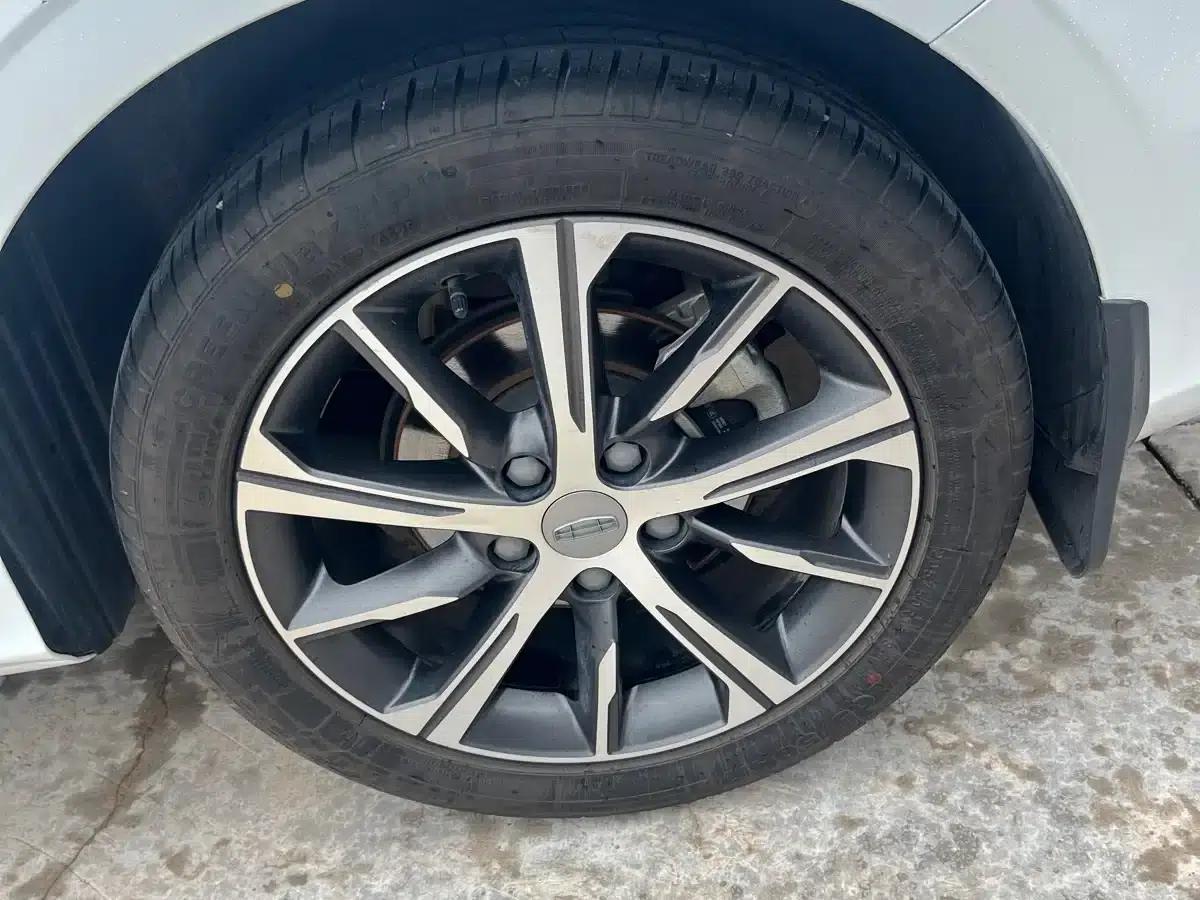 Geely Emgrand 2022 4th Generation 1.5L CVT Flagship Edition — миниатюра 9
