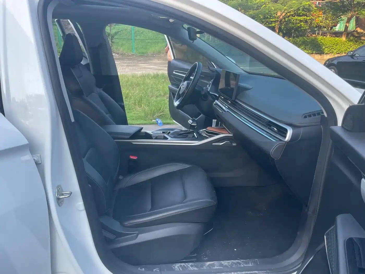 Geely Emgrand 2023 4th Generation Champion Edition 1.5L CVT Flagship Model — миниатюра 12