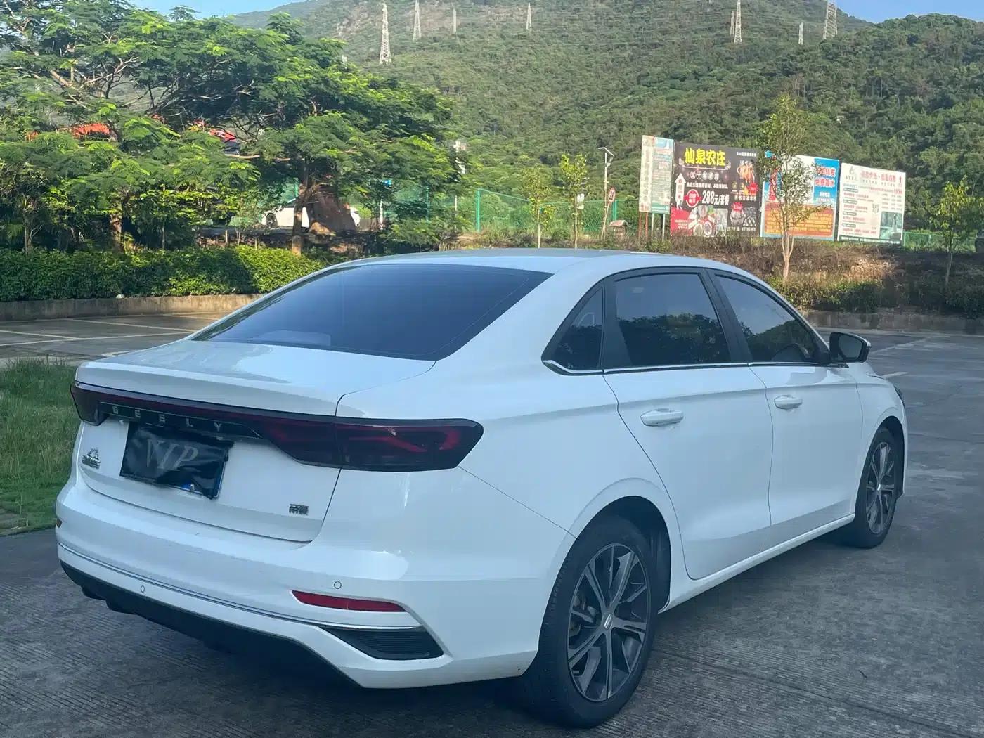 Geely Emgrand 2023 4th Generation Champion Edition 1.5L CVT Flagship Model — миниатюра 13