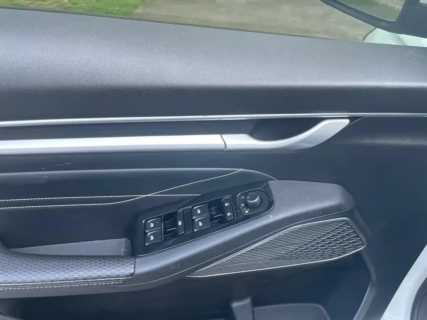 Geely Emgrand 2023 4th Generation Champion Edition 1.5L CVT Flagship Model — миниатюра 9