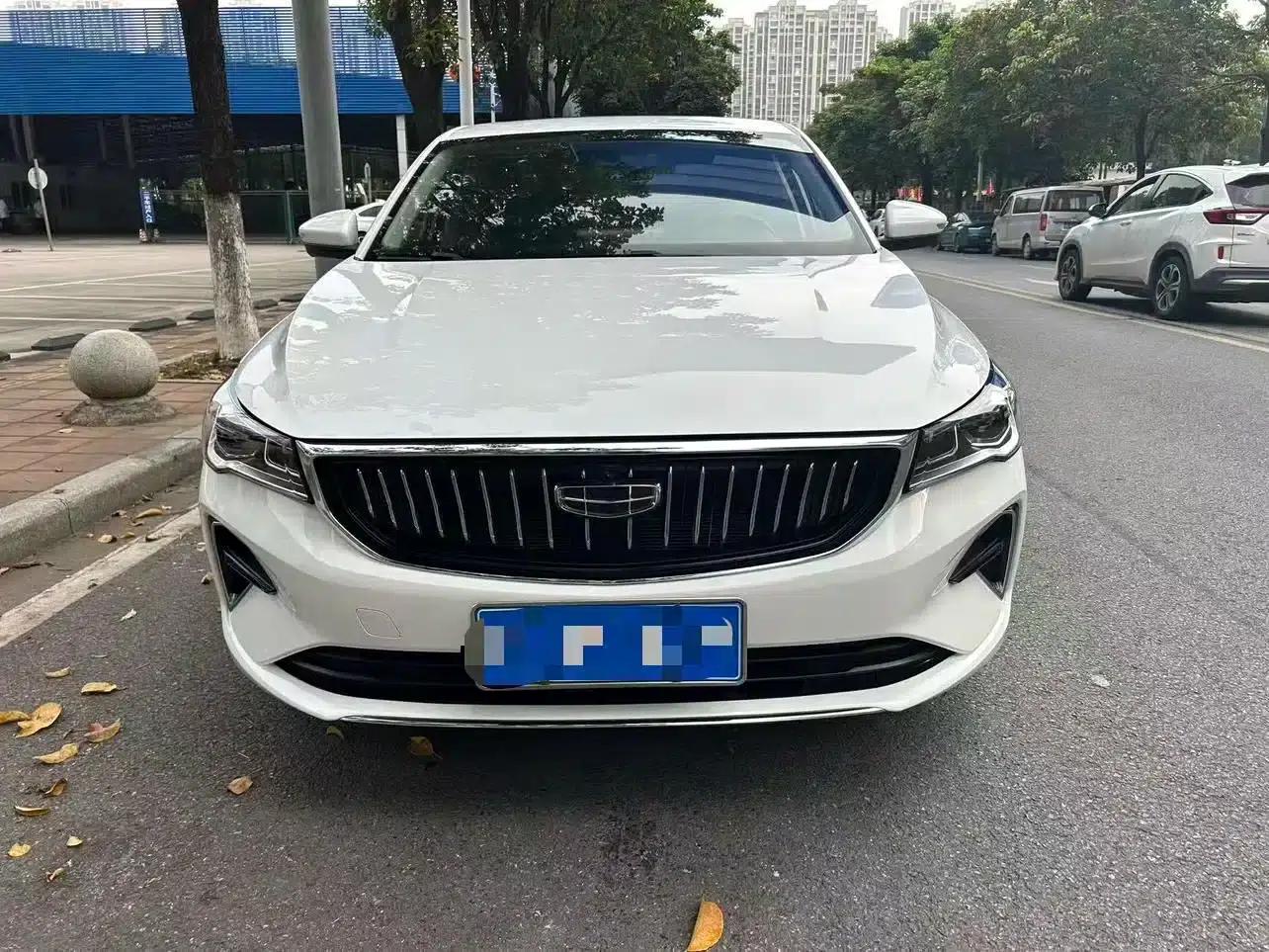 Geely Emgrand 2022 4th Generation 1.5L CVT Luxury Edition — миниатюра 2