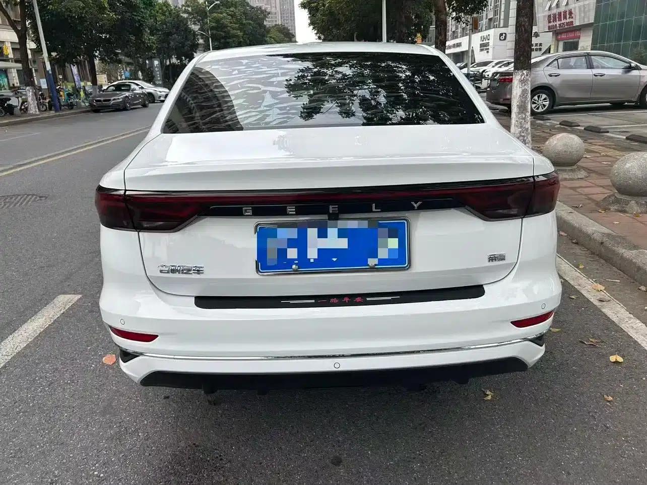 Geely Emgrand 2022 4th Generation 1.5L CVT Luxury Edition — миниатюра 15