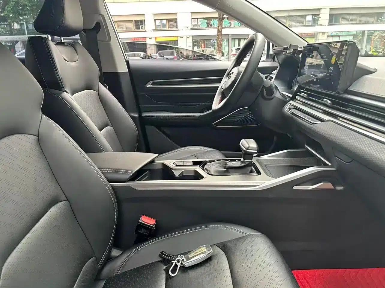 Geely Emgrand 2022 4th Generation 1.5L CVT Luxury Edition — миниатюра 4