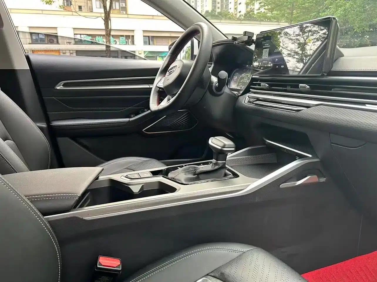 Geely Emgrand 2022 4th Generation 1.5L CVT Luxury Edition — миниатюра 7