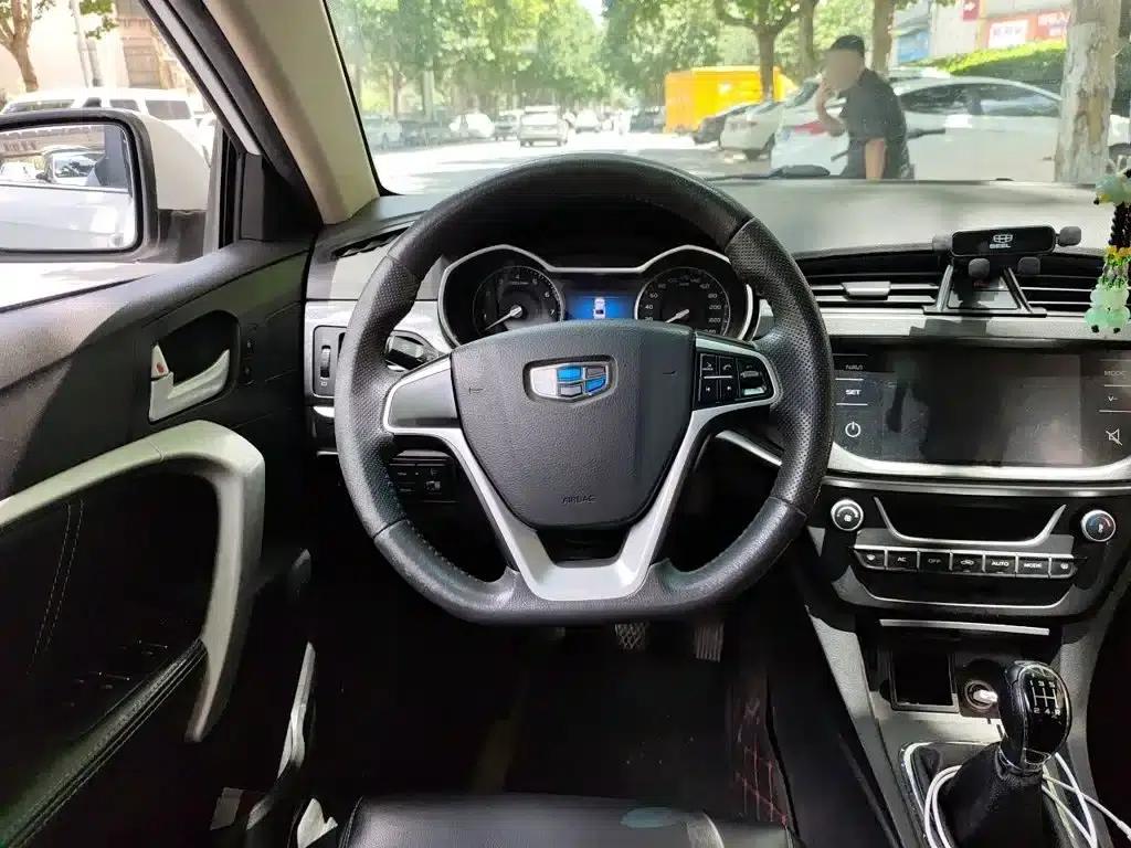 Geely Emgrand 2017 Sedan Million Edition 1.5L Manual Upgrade Version — миниатюра 11