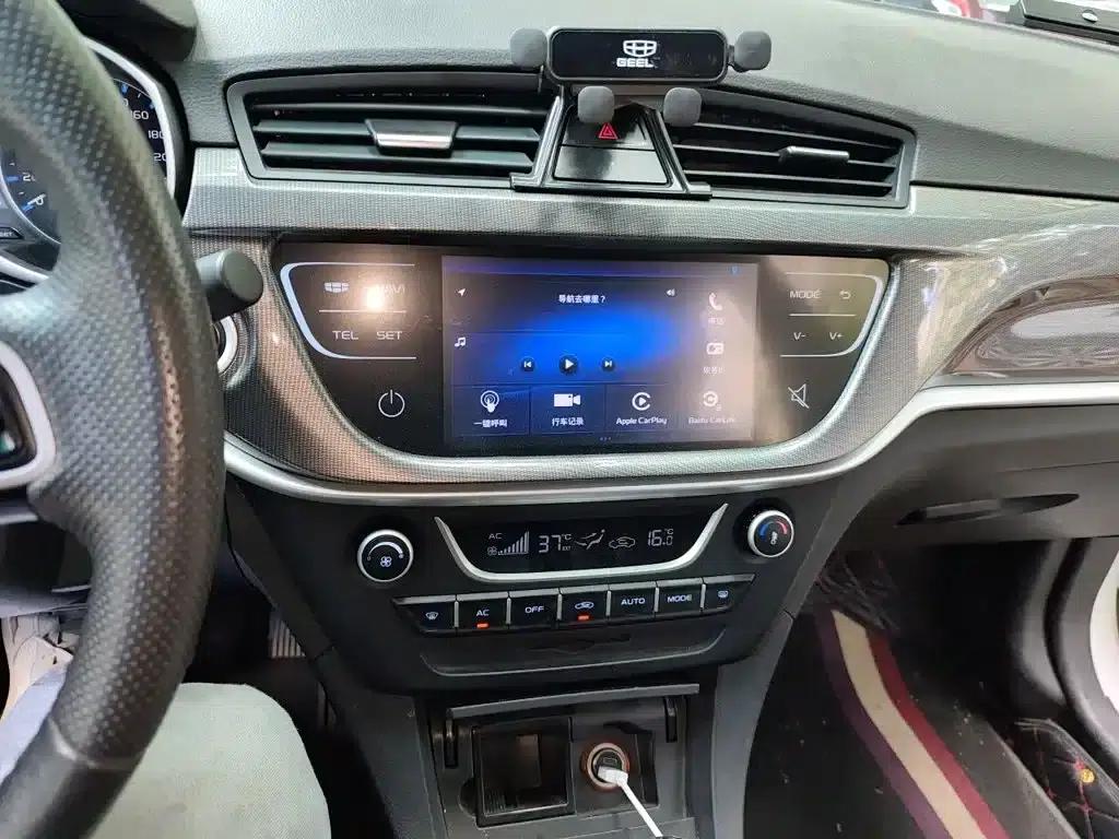 Geely Emgrand 2017 Sedan Million Edition 1.5L Manual Upgrade Version — миниатюра 14