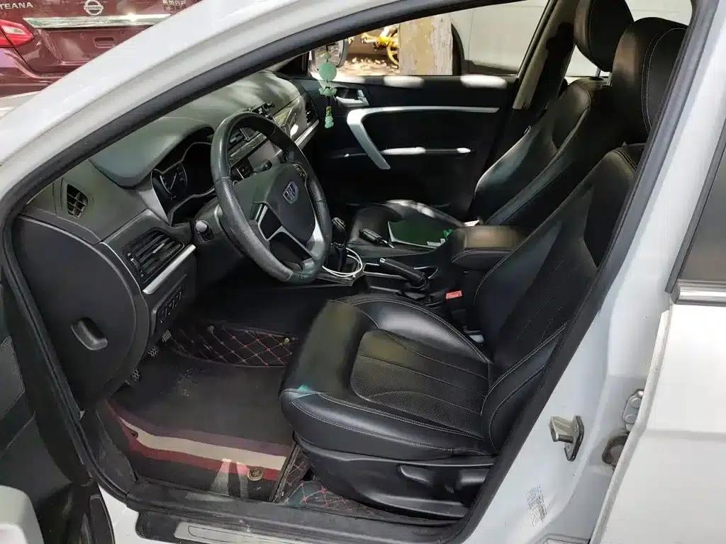 Geely Emgrand 2017 Sedan Million Edition 1.5L Manual Upgrade Version — миниатюра 16