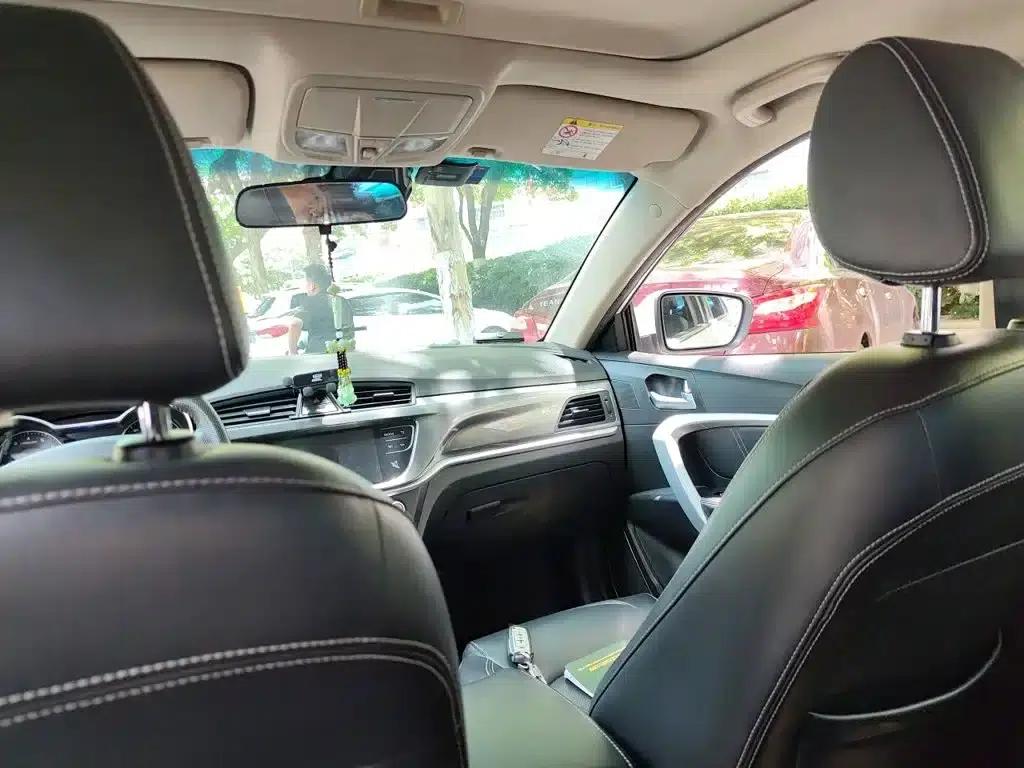 Geely Emgrand 2017 Sedan Million Edition 1.5L Manual Upgrade Version — миниатюра 19