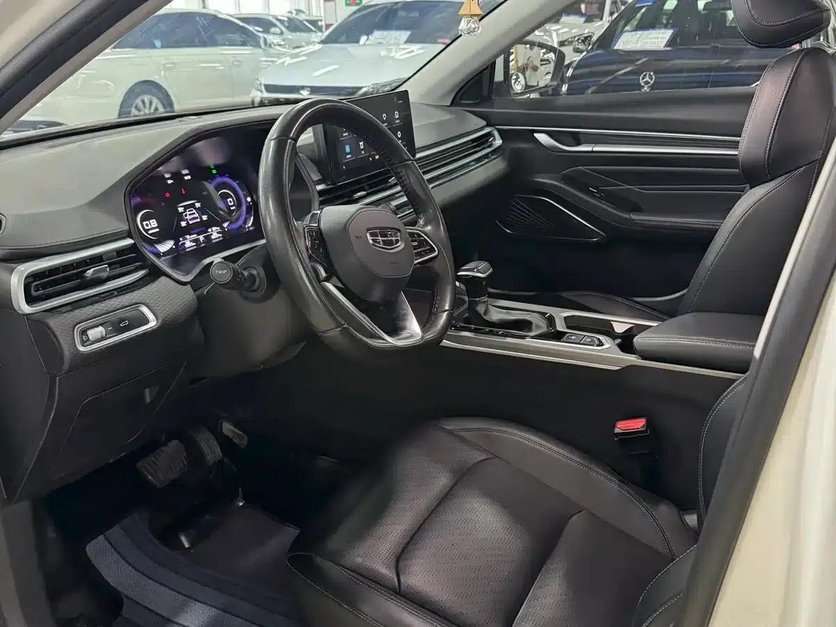Geely Emgrand 2022 Generation 4 1.5L Manual Deluxe — миниатюра 4