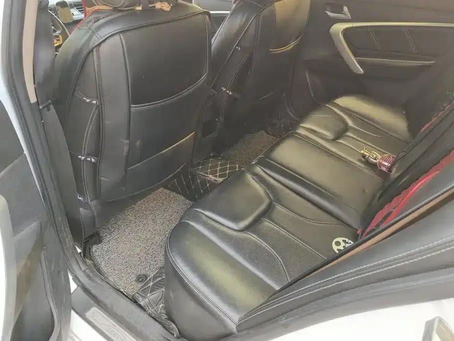 Geely Emgrand 2017 Sedan Million Edition 1.5L CVT Luxury Model — миниатюра 11