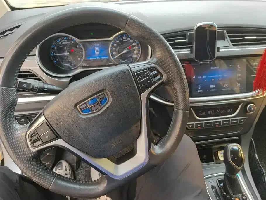 Geely Emgrand 2017 Sedan Million Edition 1.5L CVT Luxury Model — миниатюра 12