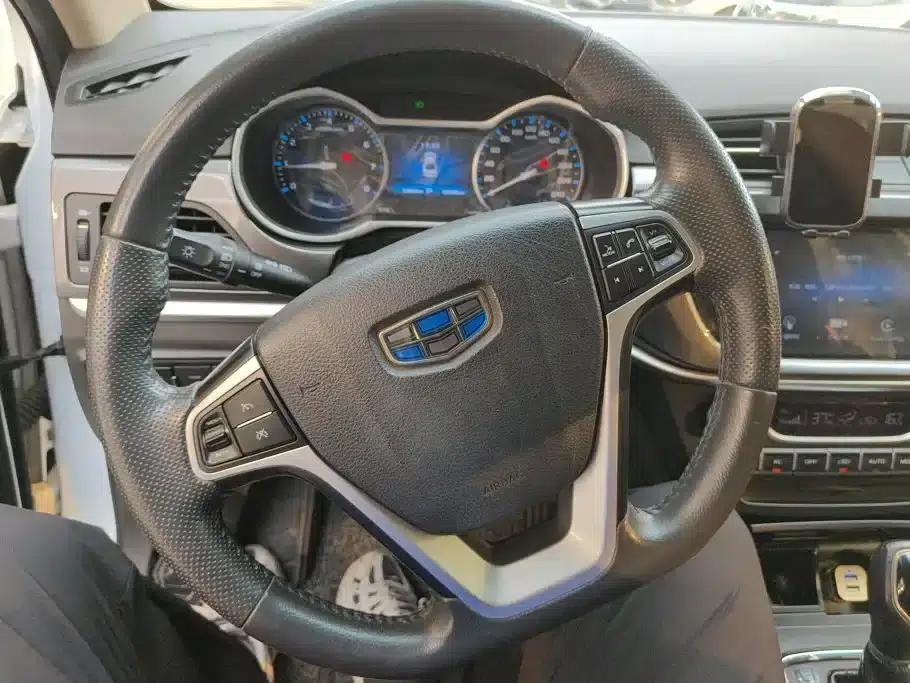 Geely Emgrand 2017 Sedan Million Edition 1.5L CVT Luxury Model — миниатюра 15