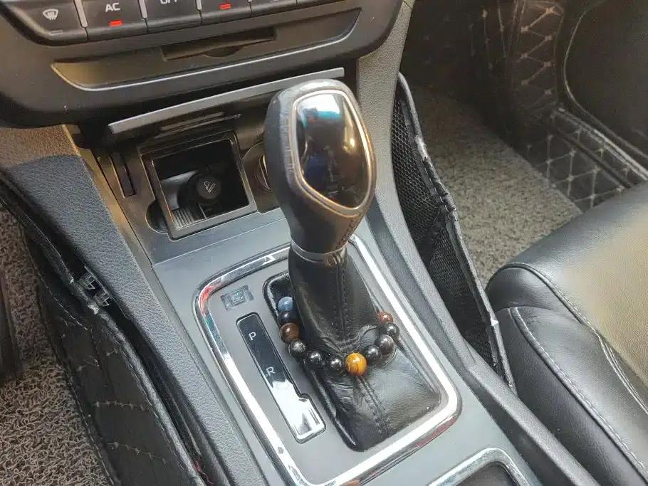Geely Emgrand 2017 Sedan Million Edition 1.5L CVT Luxury Model — миниатюра 16