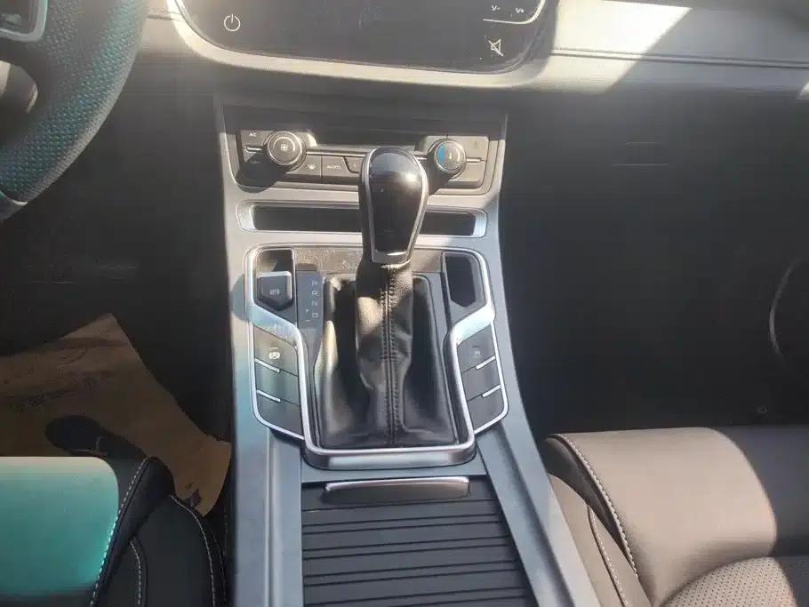 Geely Emgrand 2018 1.5L CVT Upward Connected Edition — миниатюра 16