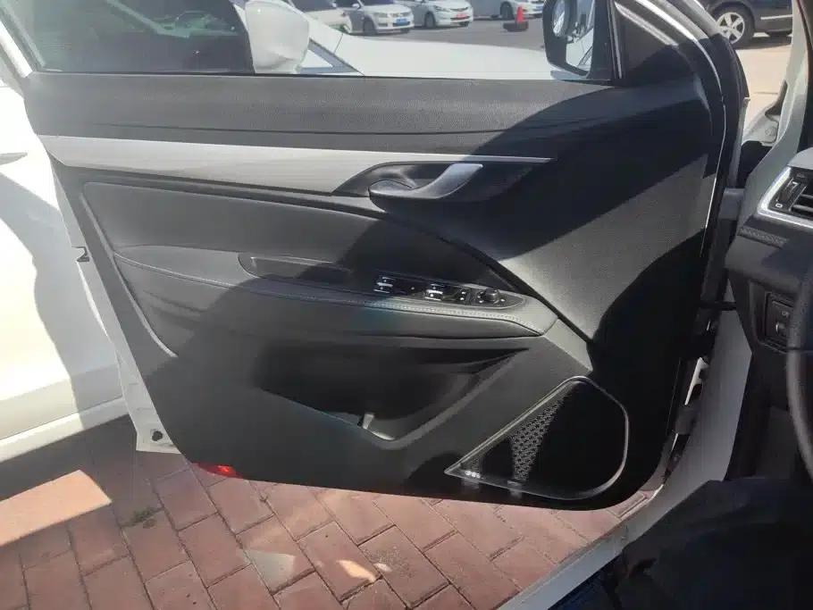 Geely Emgrand 2018 1.5L CVT Upward Connected Edition — миниатюра 7
