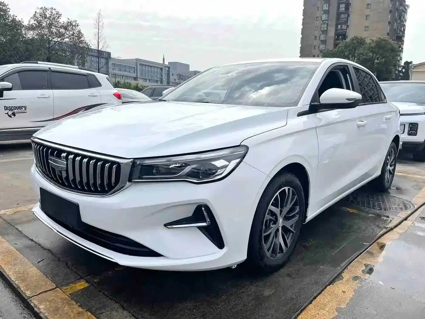 Geely Emgrand 2025 4th Generation 1.5L CVT Dragon Edition — миниатюра 1