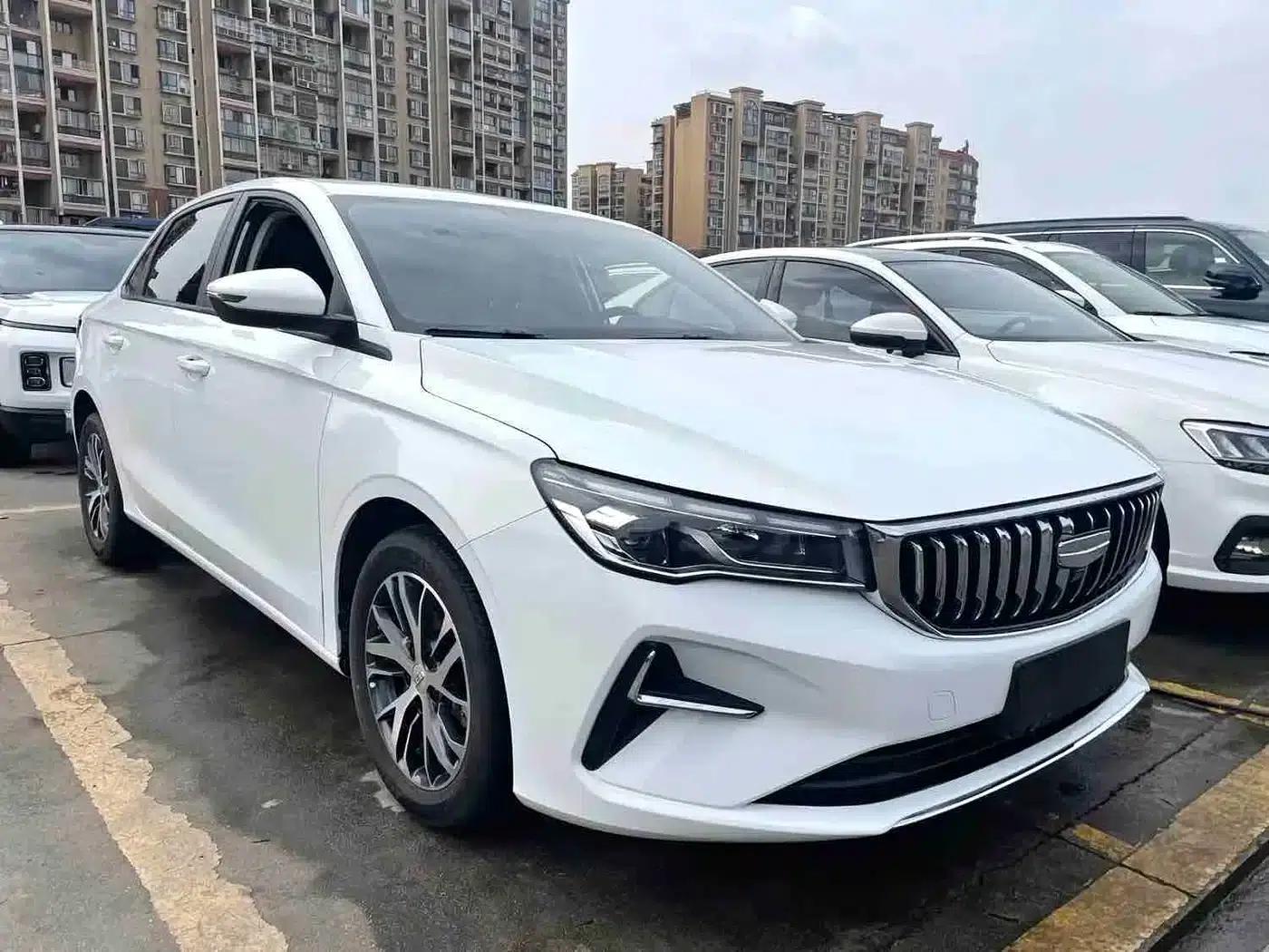 Geely Emgrand 2025 4th Generation 1.5L CVT Dragon Edition — миниатюра 3