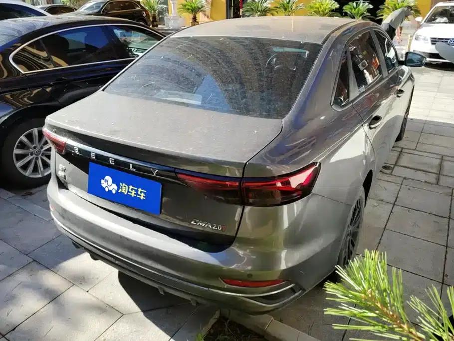 Geely Emgrand 2022 4th Generation 1.5L Manual Elite — миниатюра 3