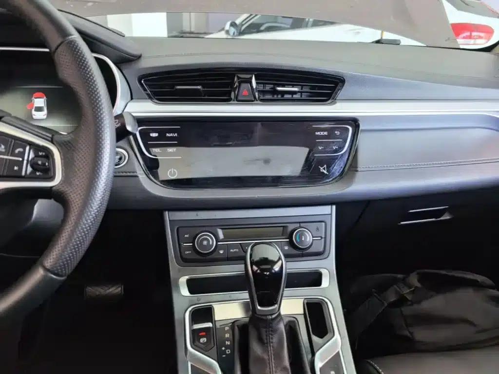 Geely Emgrand 2018 1.5L CVT Upward Connected Edition — миниатюра 13