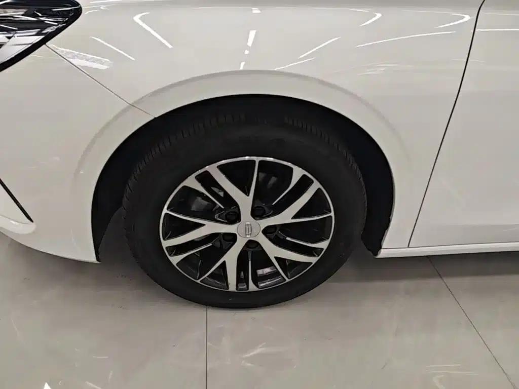 Geely Emgrand 2026 4 Millionth Anniversary Edition 1.5L CVT Superior Model — миниатюра 21
