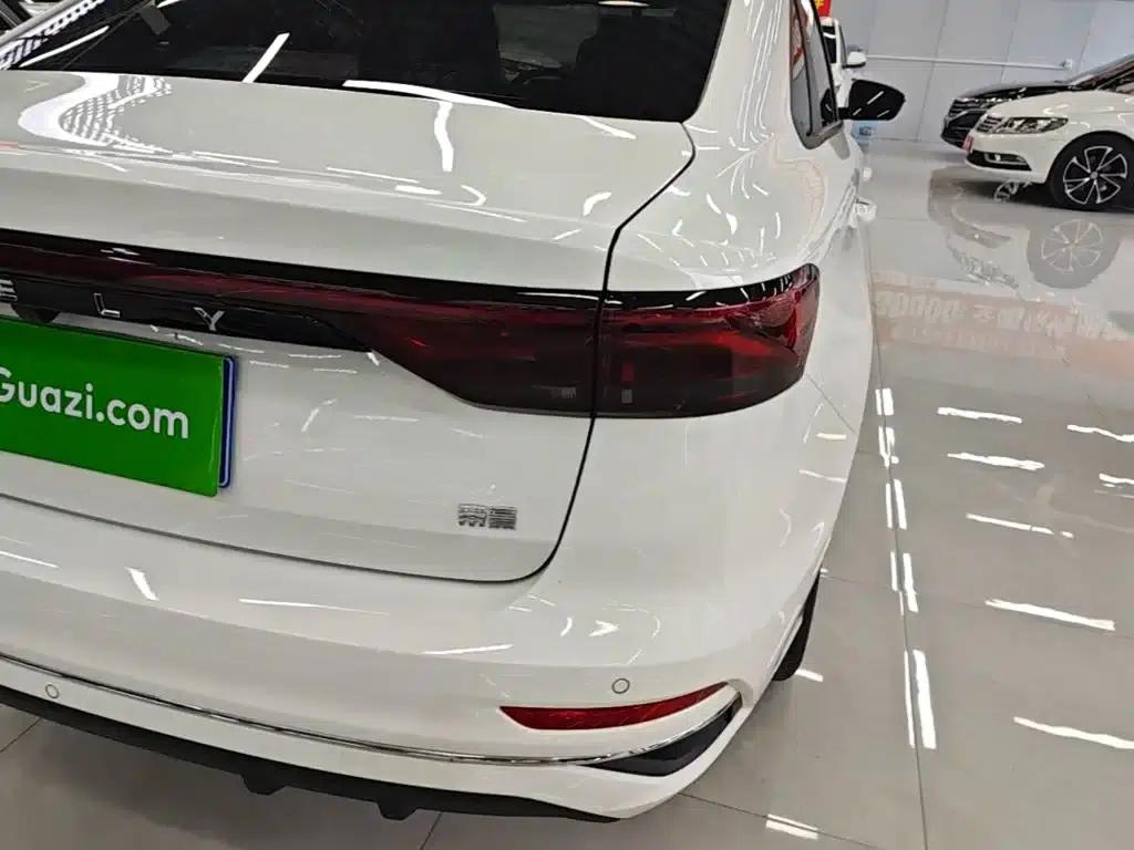Geely Emgrand 2026 4 Millionth Anniversary Edition 1.5L CVT Superior Model — миниатюра 8